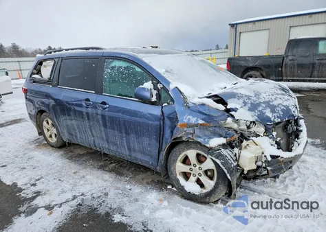 2017 Toyota Sienna Le from USA, damaged, VIN 5TDKZ3DC0HS864625